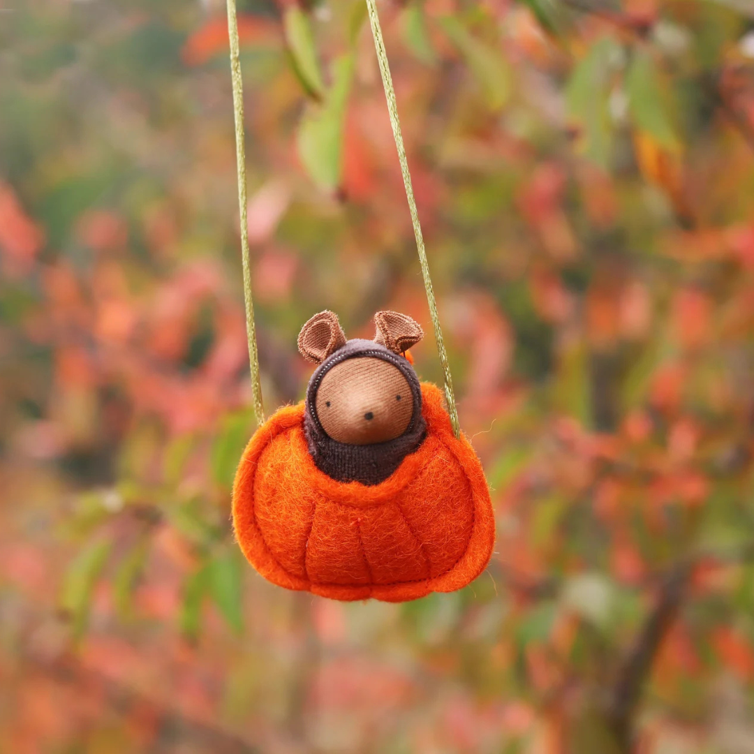 Fairyshadow Pumpkin Necklace with Mouse