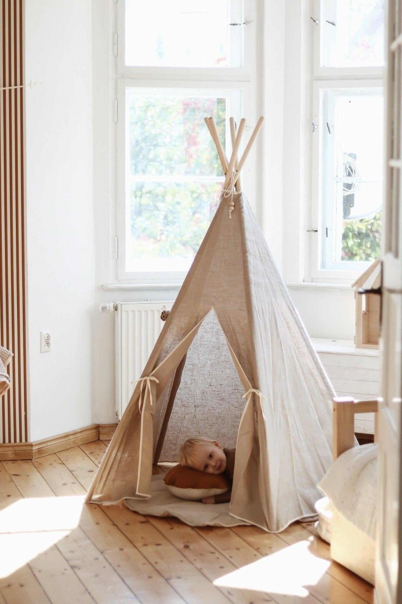 “Natural Linen” Teepee Tent and "White and Grey" Leaf Mat Set