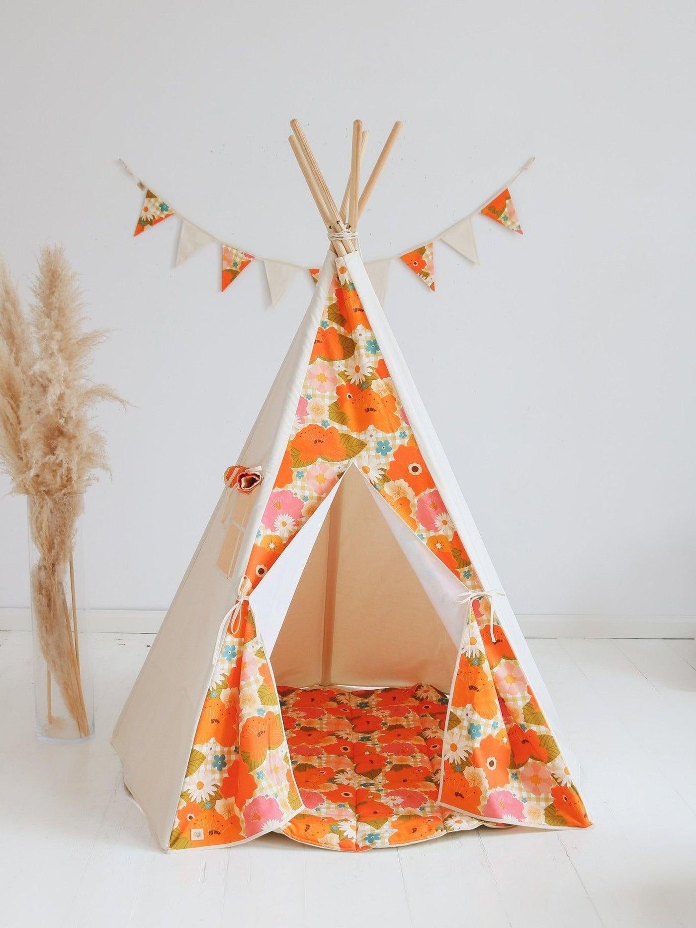 “Picnic with Flowers” Teepee Tent