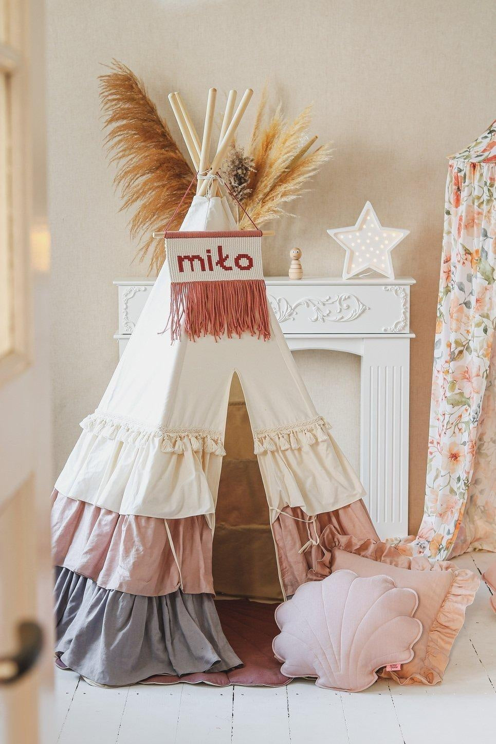 “Powder Frills” Teepee Tent with Frills and "Powder Pink" Shell Mat Set
