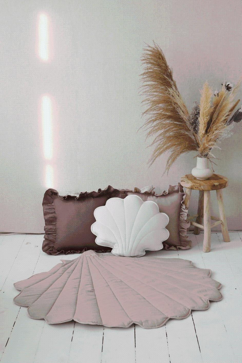 “Powder Frills” Teepee Tent with Frills and "Powder Pink" Shell Mat Set