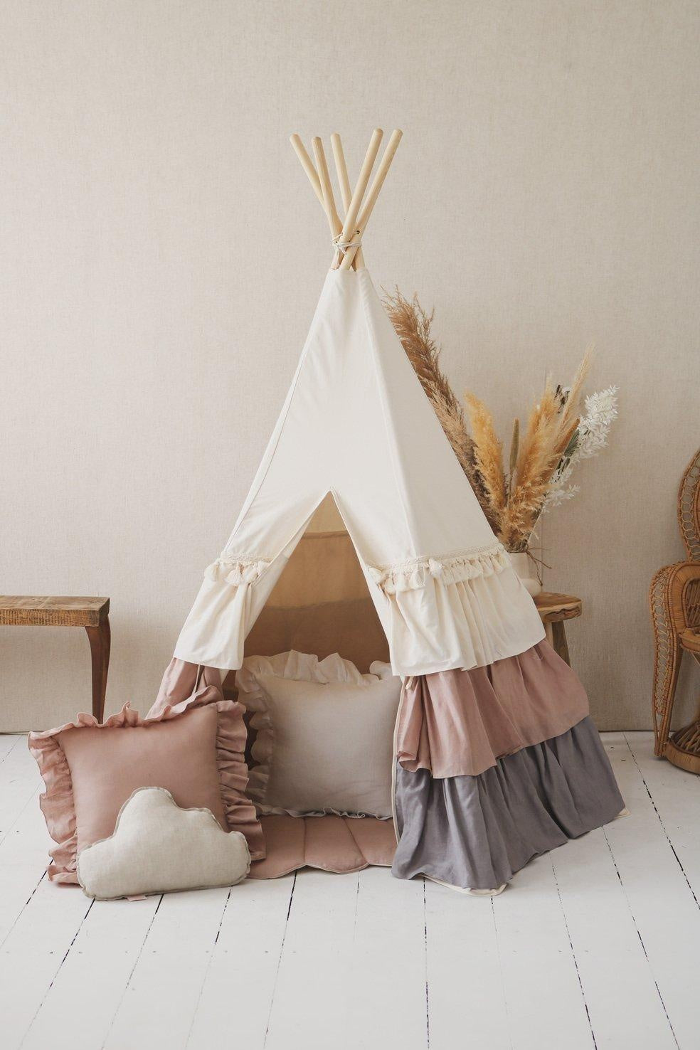 “Powder Frills” Teepee Tent with Frills and "Powder Pink" Shell Mat Set