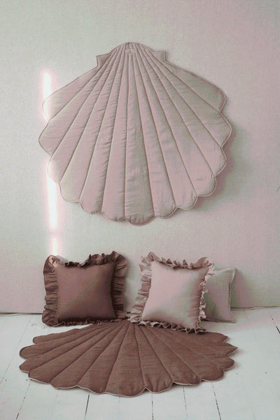 “Powder Frills” Teepee Tent with Frills and "Powder Pink" Shell Mat Set