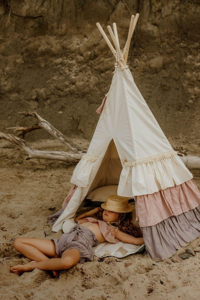 “Powder Frills” Teepee Tent with Frills and "Powder Pink" Shell Mat Set