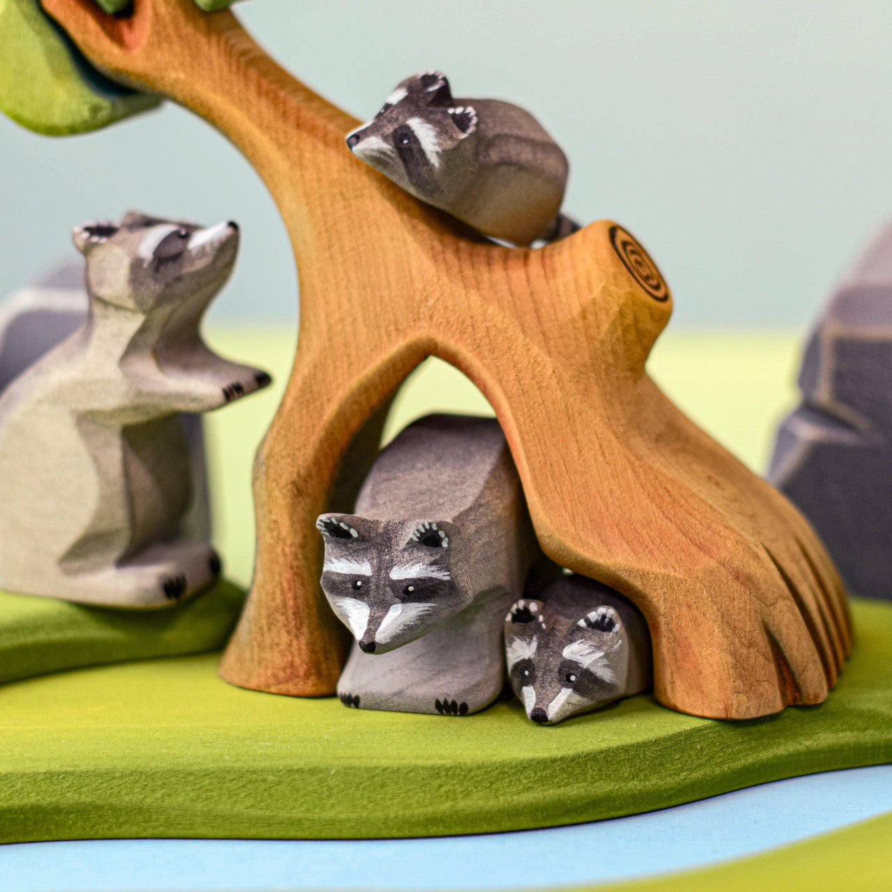 Sale Bumbu Raccoon Family with Tree Set