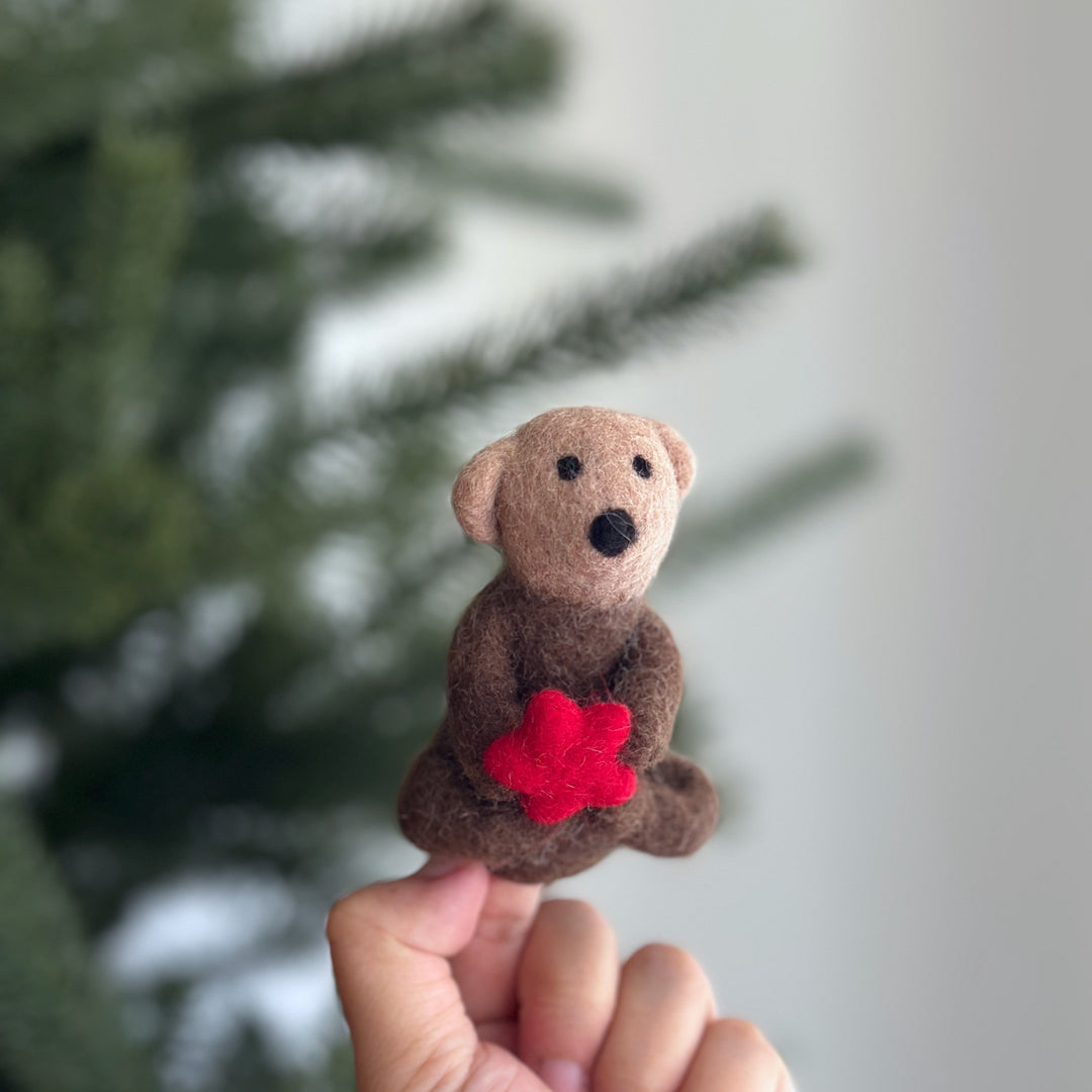 Sea Otter With Sea Star Finger Puppet