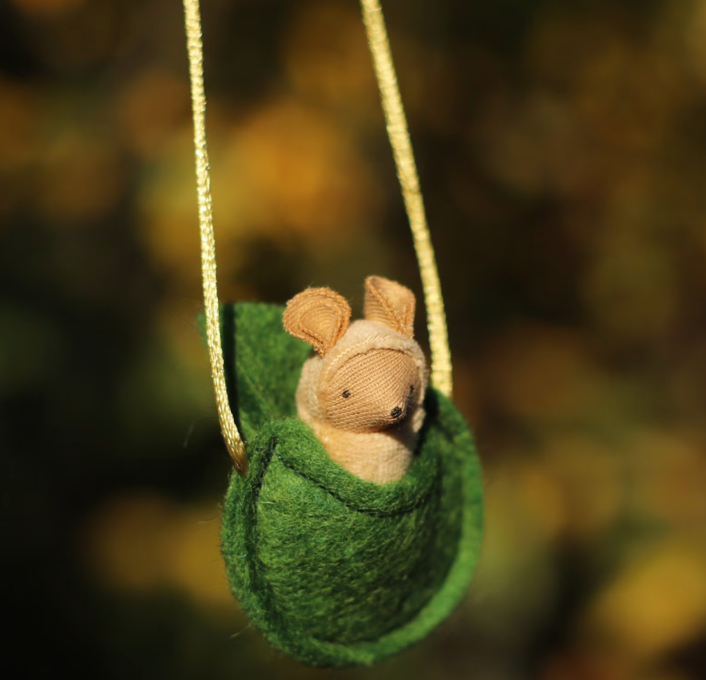 Fairyshadow Critter Necklace, Tan Mouse