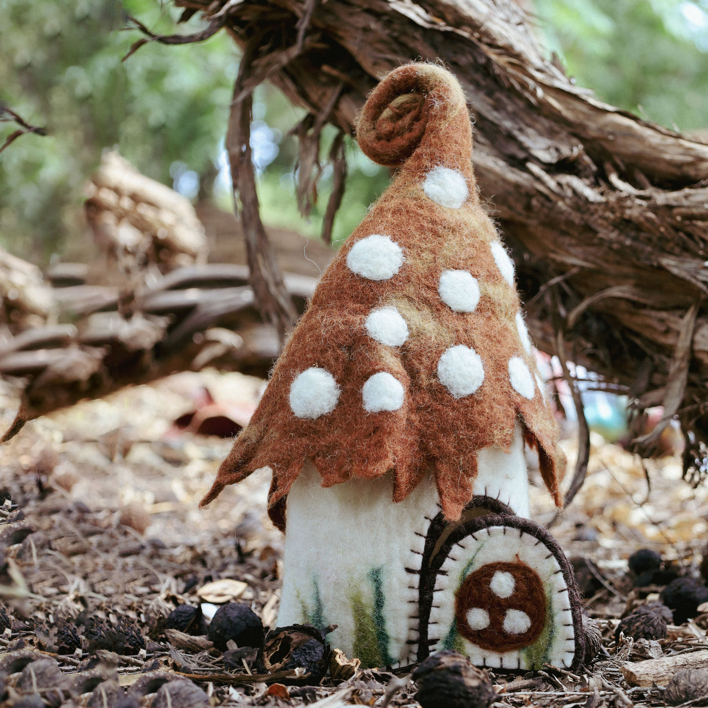 Felt Toadstool Home, Brown