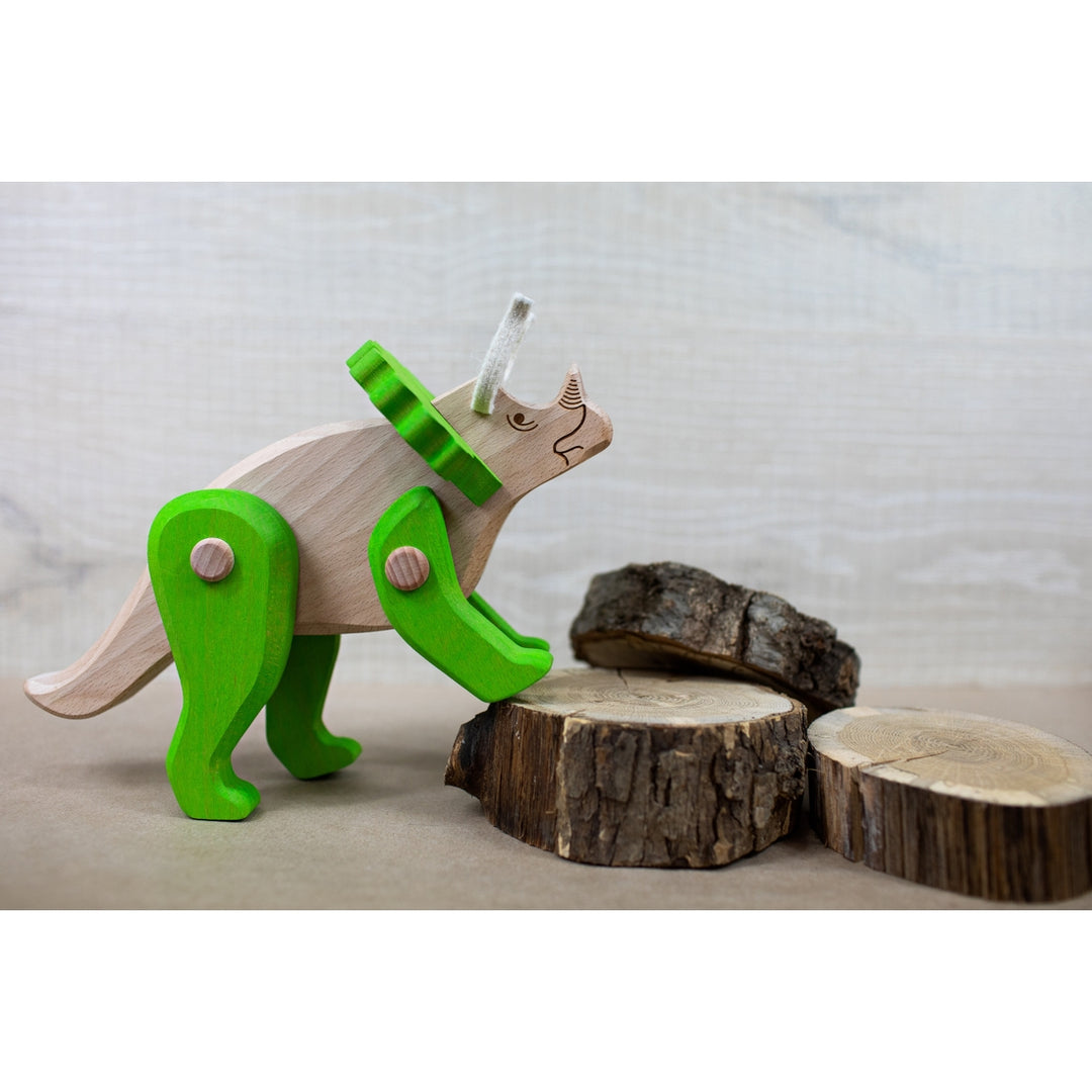 Bajo Triceratops Action Figure