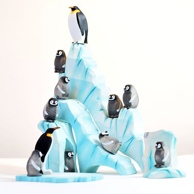 Bumbu Penguin Family with Icy Cliffs and Ice Floe Set