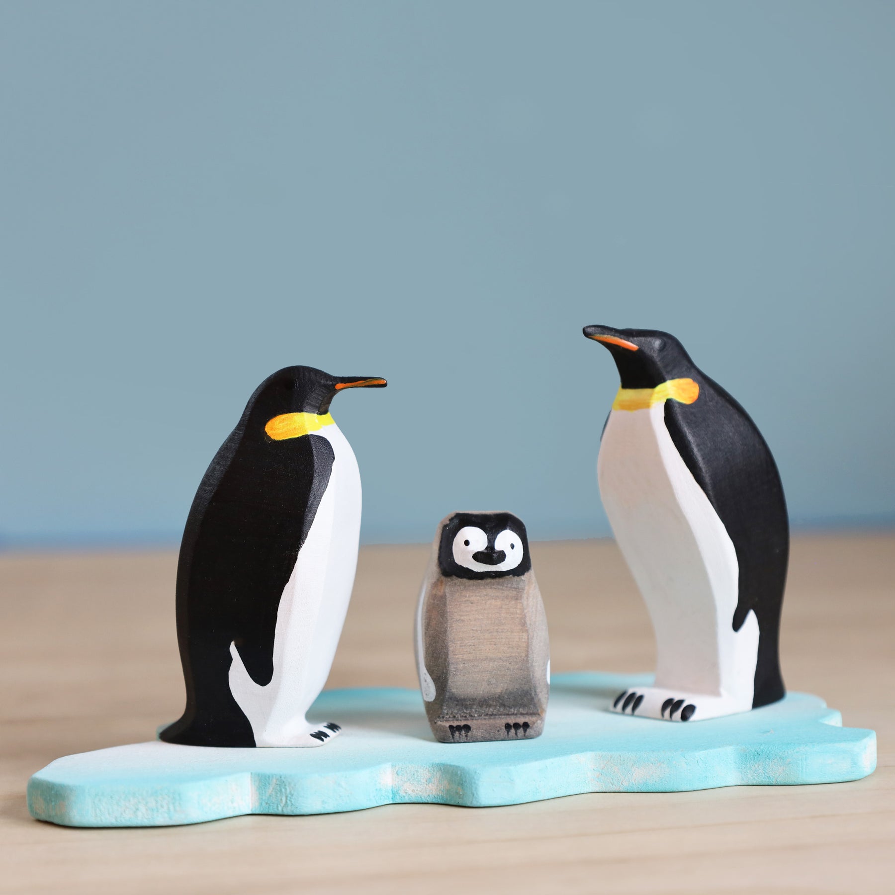 Pingouin huppé en résine Plonge Farmwood Animals