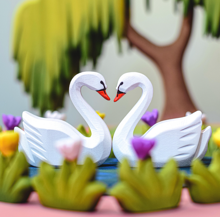 Bumbu Wooden Heart Lake and Swan Set