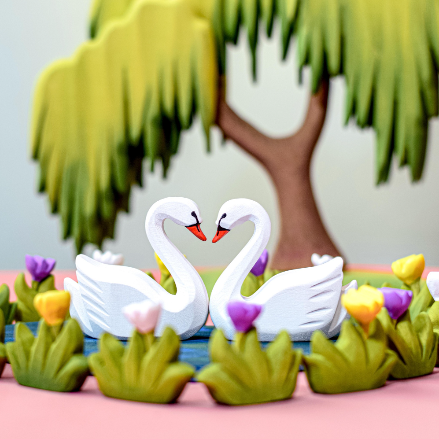 Bumbu Wooden Heart Lake and Swan Set