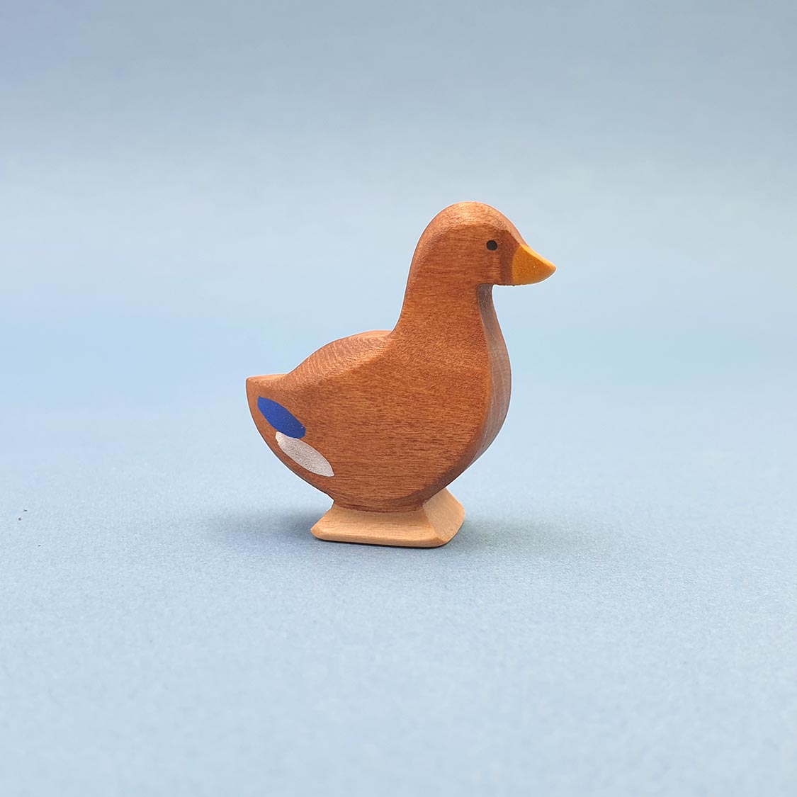 Brin d'Ours Wooden Female Standing Duck