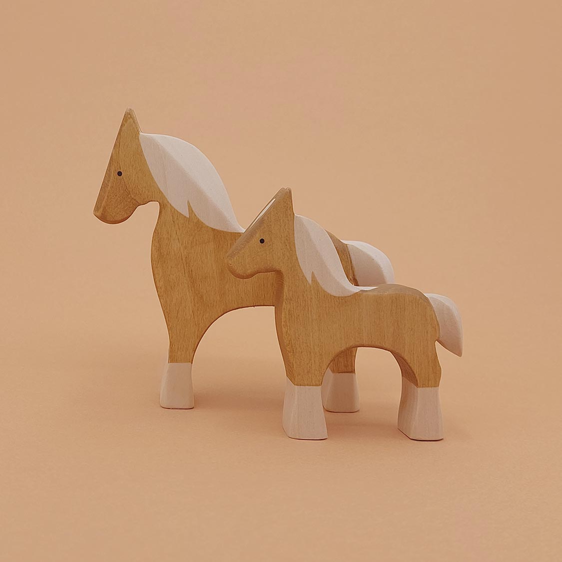 Brin d'Ours Wooden Palemino Horse