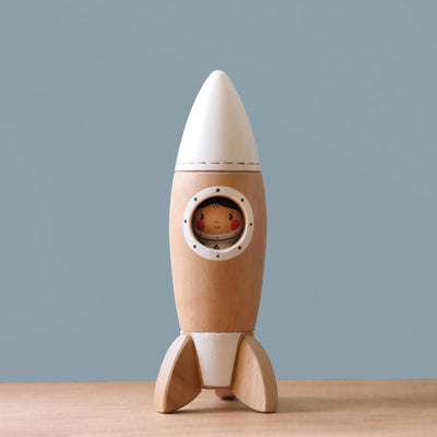 Gnezdo Rocket [Plain] and Astronaut
