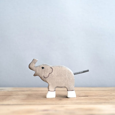 Holztiger Elephant, small, trunk raised