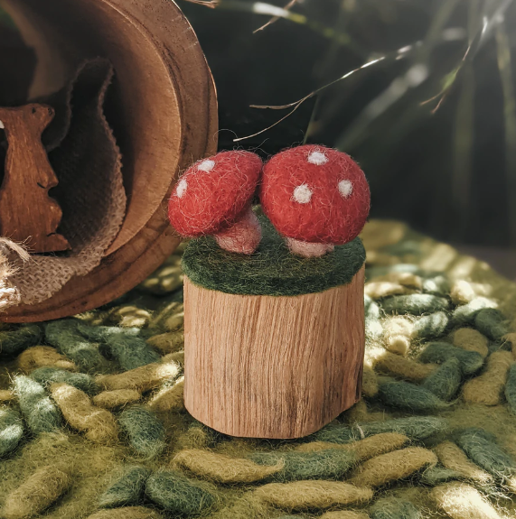 Sale Papoose Small World Toadstool Trunk