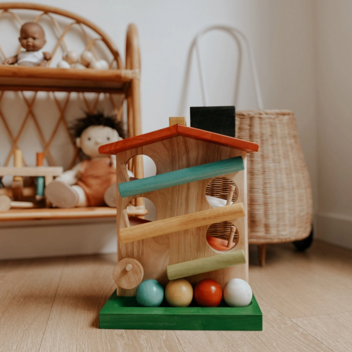 Q Toys Ball Rolling House