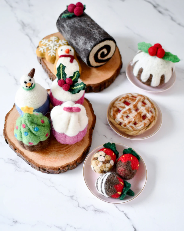 Felt Cupcake, Holly Berry