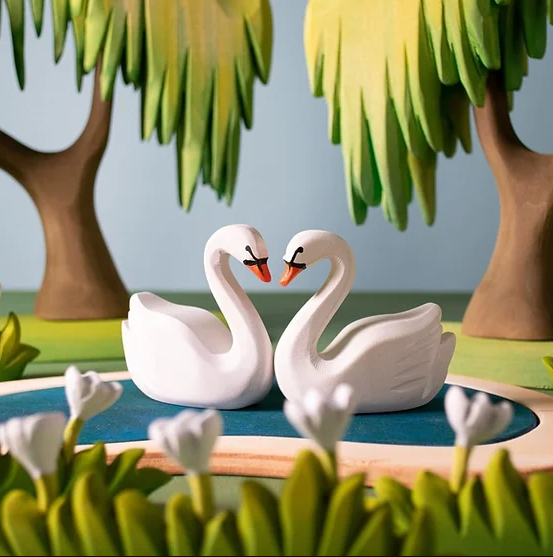 Bumbu Wooden Heart Lake and Swan Set