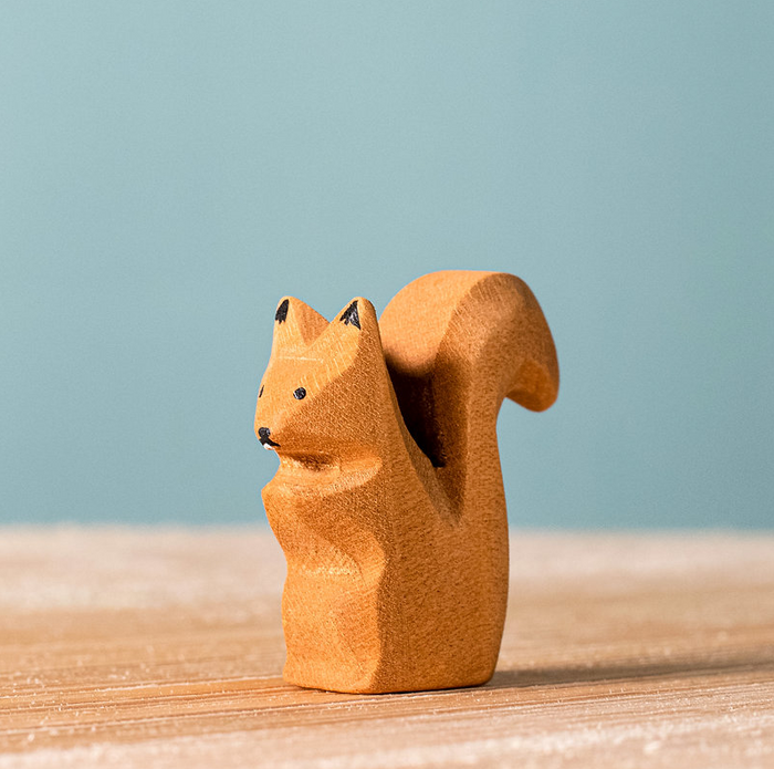 Bumbu Wooden Squirrel, Sitting