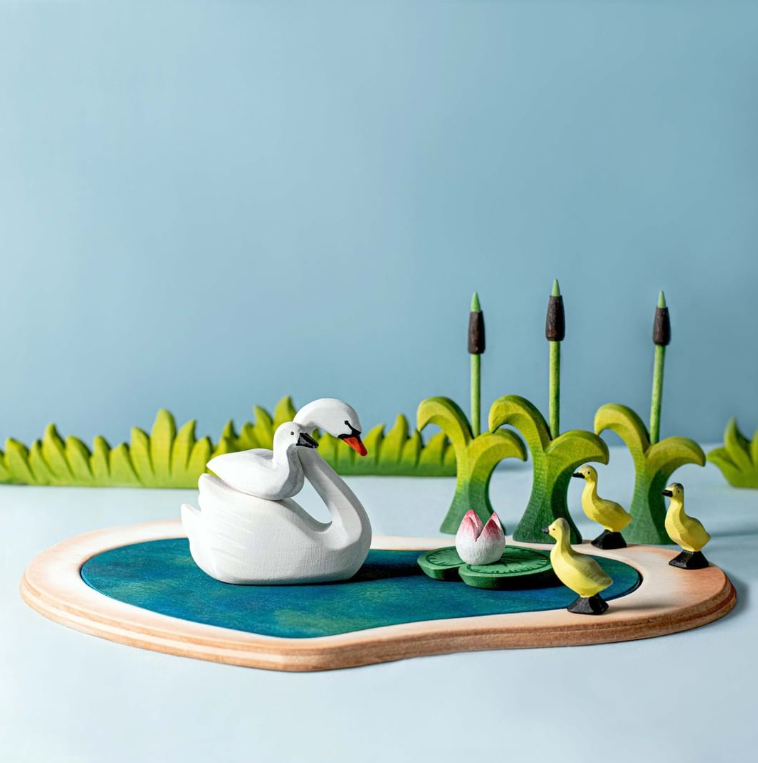 Bumbu Wooden Heart Lake and Swan Set