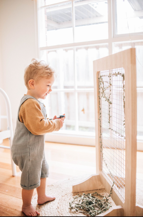 Q Toys Wooden Weaving Station